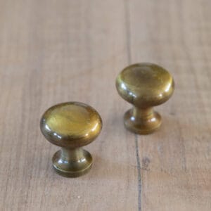 ROUNDA Knopp i mässing