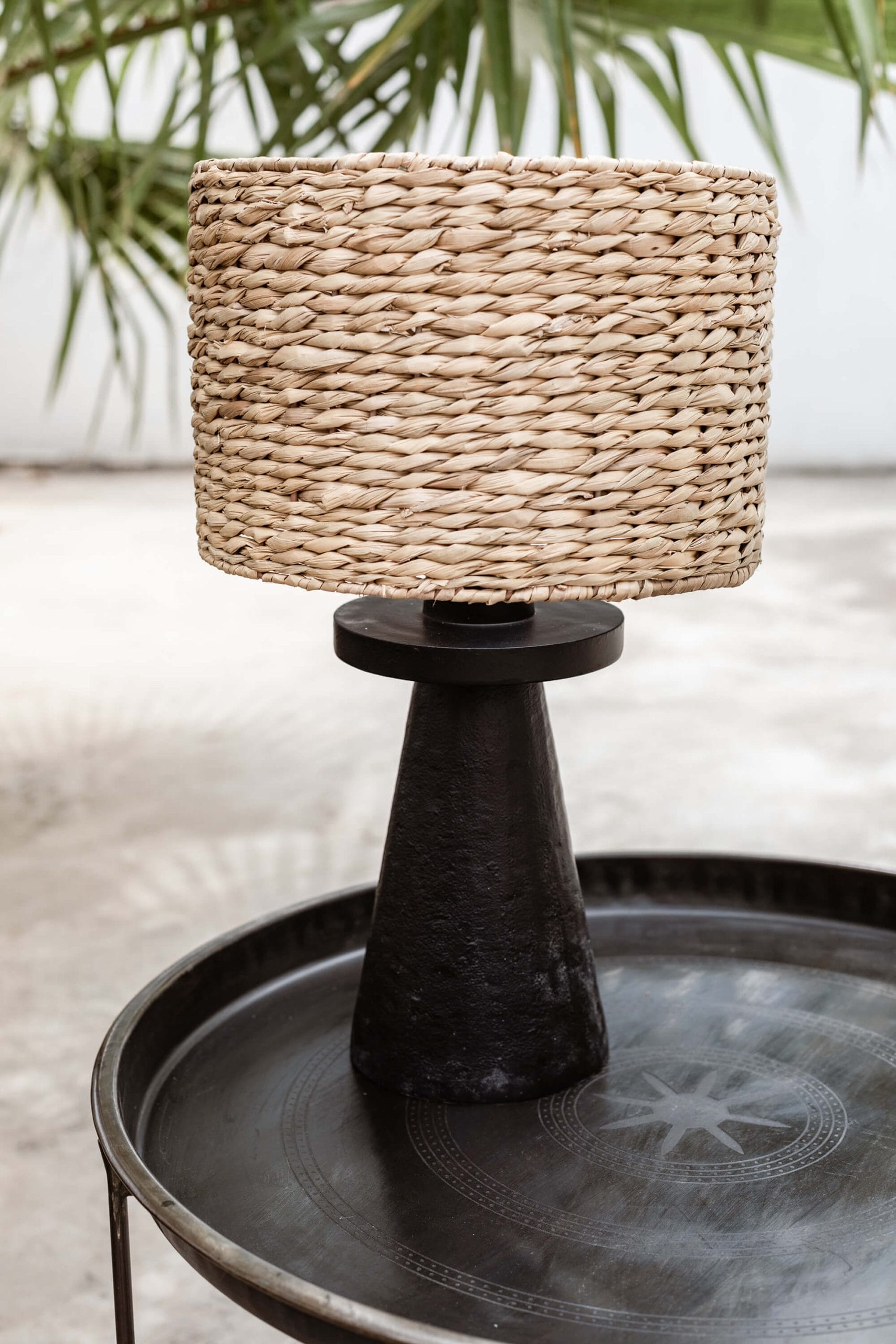 IRONY Straw bordslampa i järn